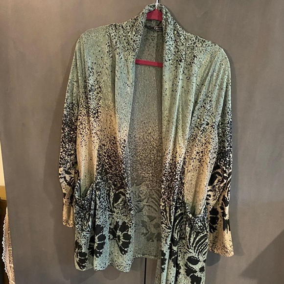 Stylish Women's Cardigan in Black and Gray - Picture 1 of 7